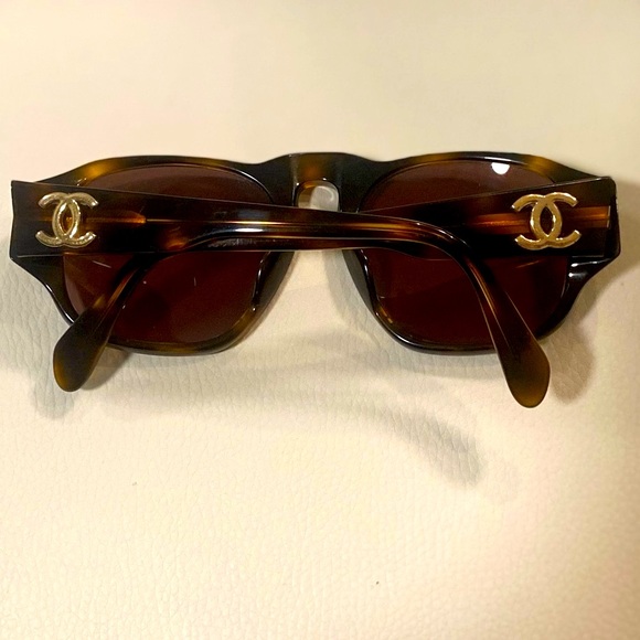 CHANEL Vintage Sunglasses - Picture 11 of 15